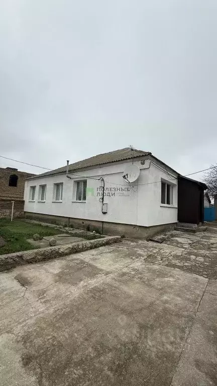 Дом в Крым, Черноморский район, с. Новосельское ул. Пионерская, 27А ... - Фото 1