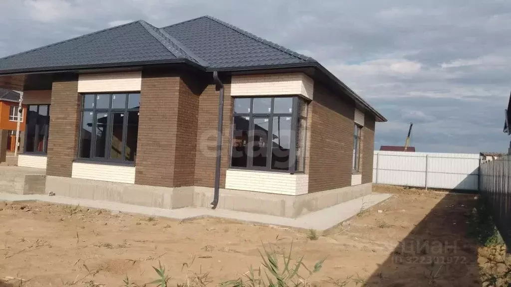 Дом в Астраханская область, Астрахань пер. 1-й Началовский (133 м) - Фото 1