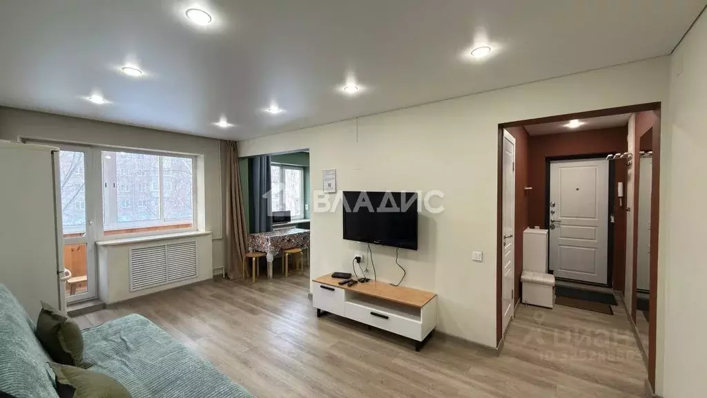 3-к кв. Бурятия, Улан-Удэ ул. Добролюбова, 4 (58.1 м) - Фото 0