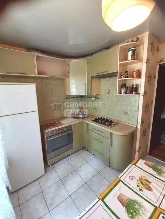 3-к кв. Волгоградская область, Волгоград ул. Автомобилистов, 8 (48.6 ... - Фото 0