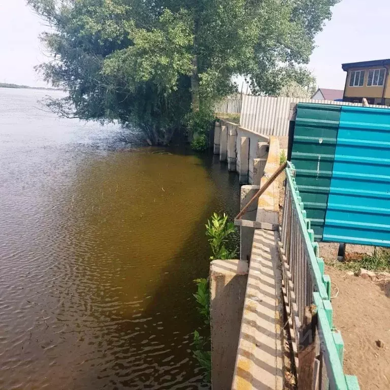 Дом в Астраханская область, Красноярский район, с. Черемуха ... - Фото 1