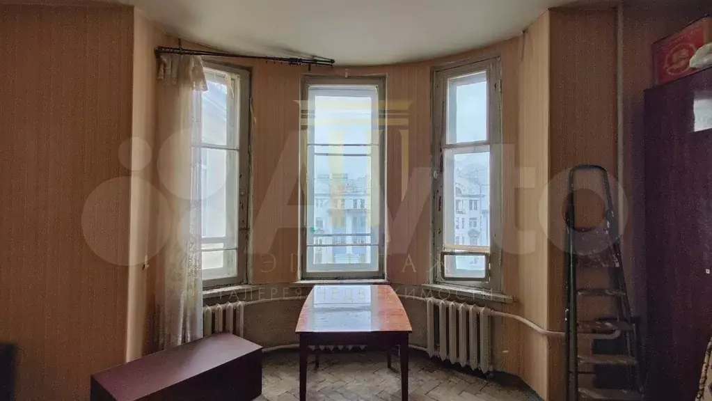 Комната 27 м в 4-к., 5/5 эт. - Фото 0