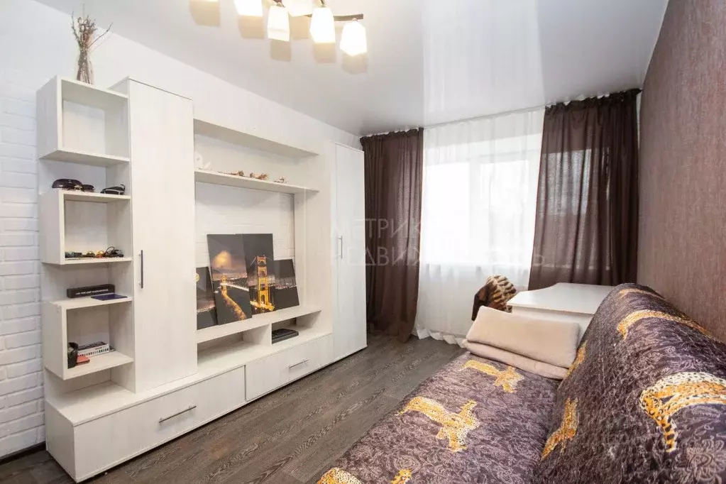2-к кв. Тюменская область, Тюмень ул. Осипенко, 41 (47.5 м) - Фото 0