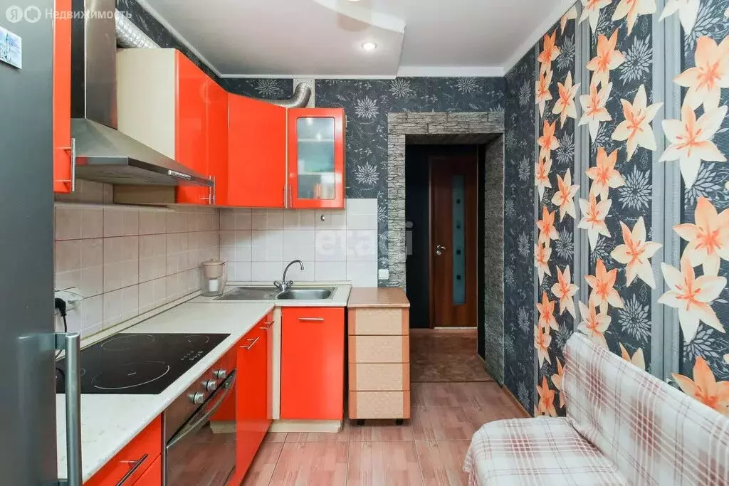 2-комнатная квартира: Тюмень, улица Муравленко, 19 (53 м) - Фото 1