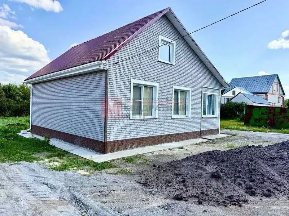 Дом в Белгородская область, Старооскольский городской округ, с. ... - Фото 0