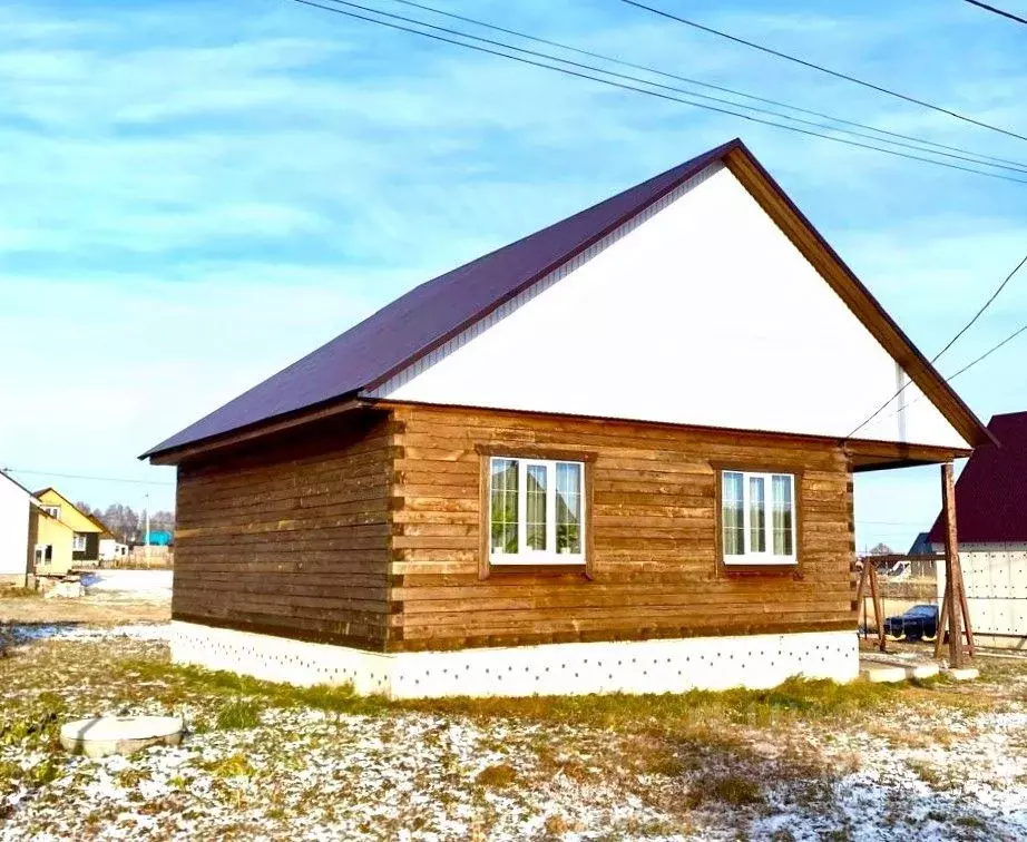 Дом в Башкортостан, Иглинский сельсовет, с. Иглино ул. Левитана (80 м) - Фото 0