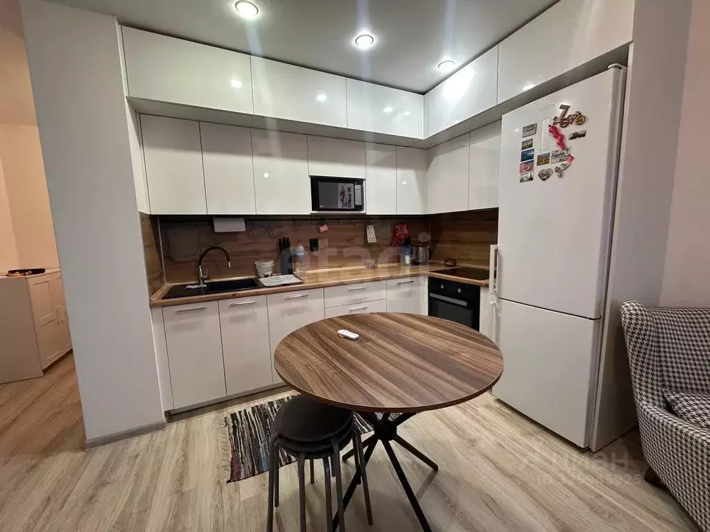 1-к кв. Удмуртия, Ижевск Воткинское ш., 41 (58.0 м) - Фото 1