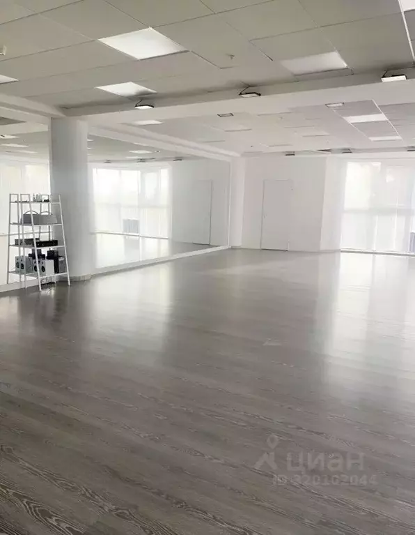 Помещение свободного назначения в Ханты-Мансийский АО, Урай 1Г мкр, ... - Фото 1