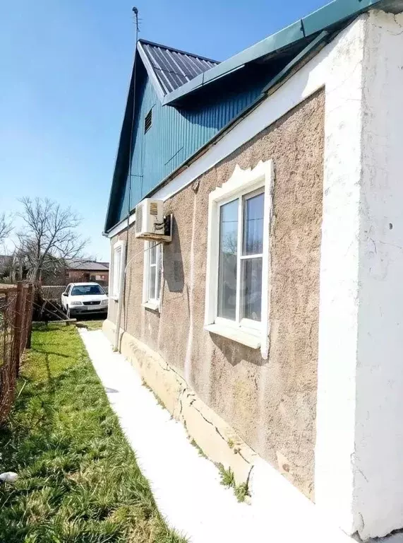 Дом в Краснодарский край, Темрюк Факел СНТ, ул. Дачная (110 м) - Фото 1