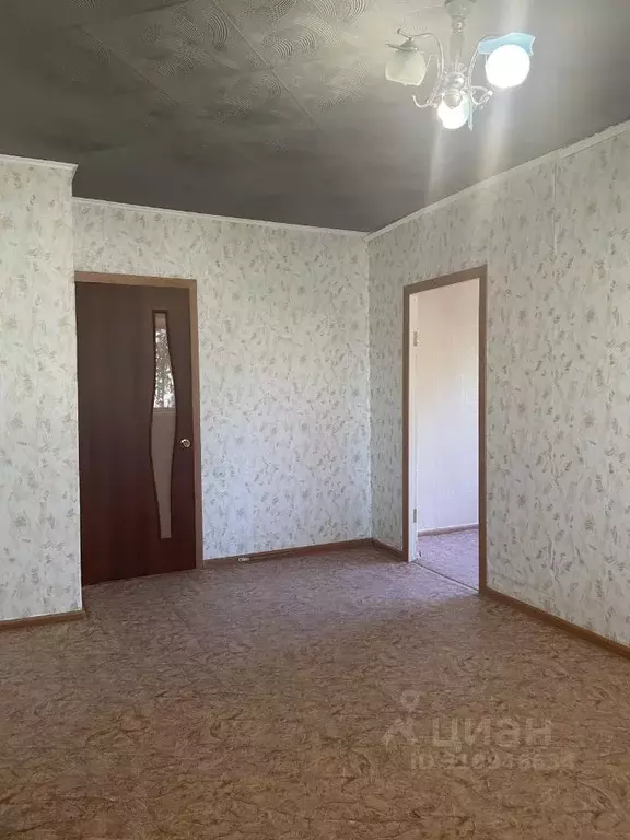 2-к кв. Пермский край, Губаха Октябрьский просп., 6 (40.7 м) - Фото 0
