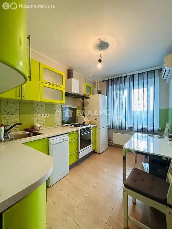 2-комнатная квартира: Волгоград, улица Янки Купалы, 67 (58.6 м) - Фото 0