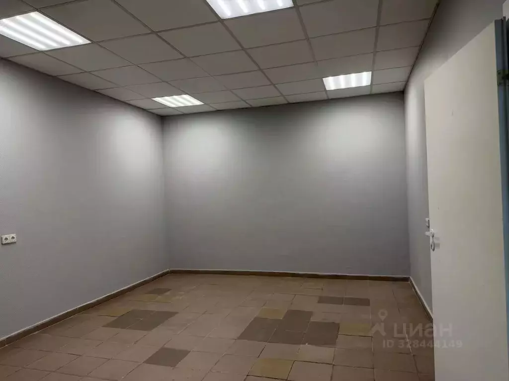 Помещение свободного назначения в Татарстан, Казань ул. Нурсултана ... - Фото 1