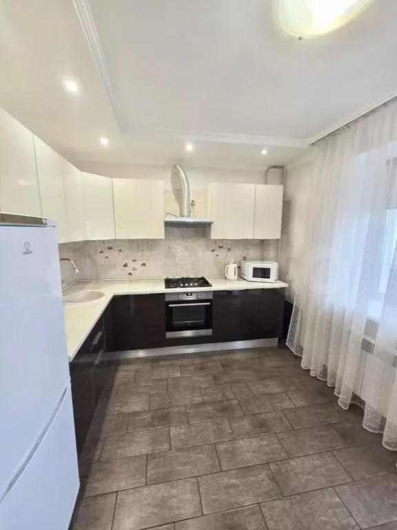2-к. квартира, 74 м, 9/10 эт. - Фото 0