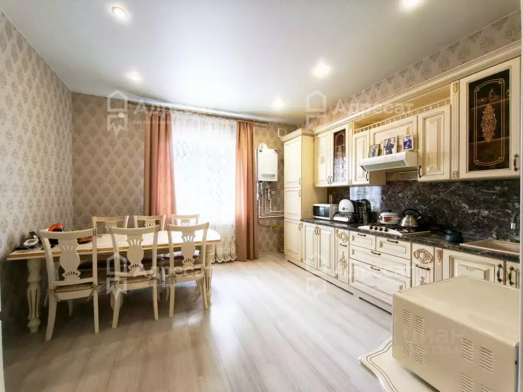 Дом в Волгоградская область, Волгоград ул. имени Попова (260 м) - Фото 1