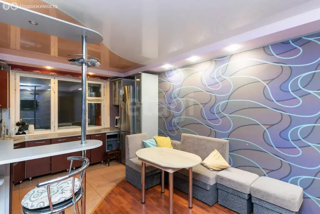 3-комнатная квартира: Тюмень, улица Николая Семёнова, 33 (90.1 м) - Фото 1