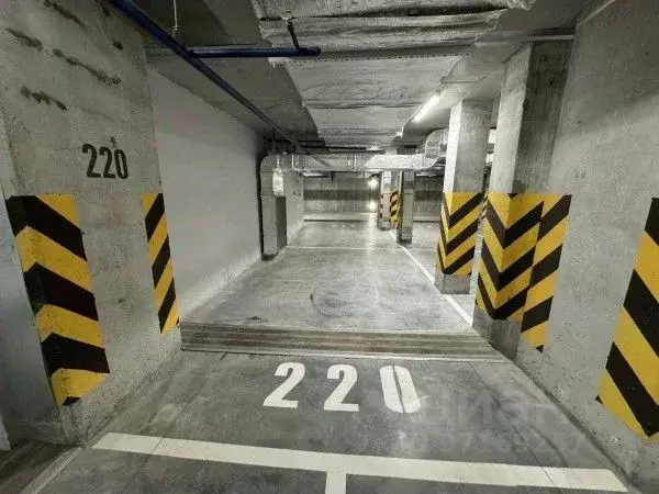 Гараж в Свердловская область, Екатеринбург ул. Азина, 31 (20 м) - Фото 1