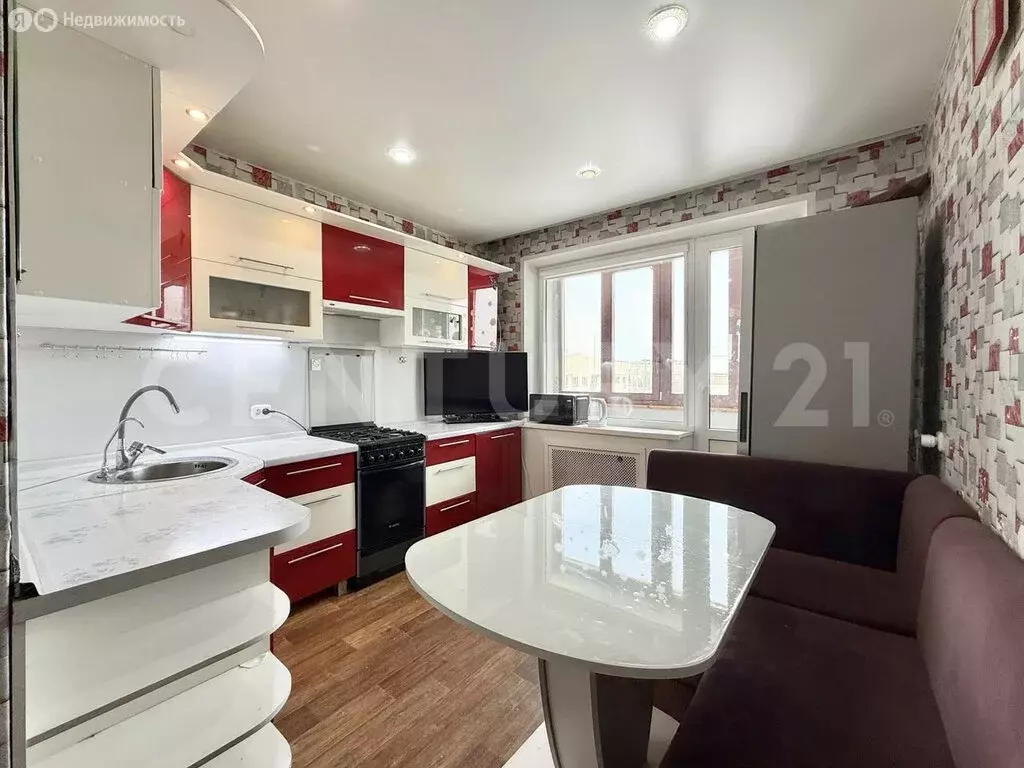 3-комнатная квартира: Новочебоксарск, улица Семёнова, 35 (76.2 м) - Фото 1