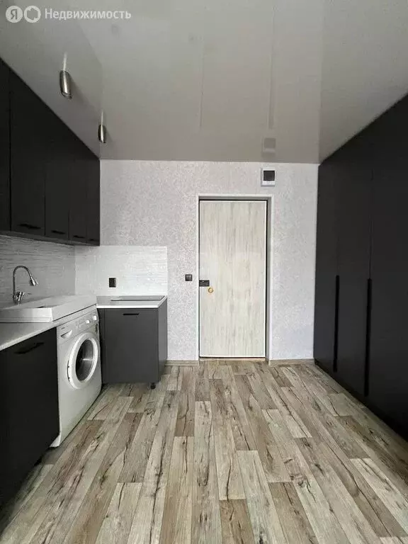 1-комнатная квартира: Тюмень, улица Котовского, 13 (14 м) - Фото 1