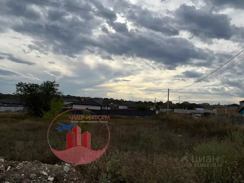 Участок в Крым, Симферопольский район, с. Мирное ул. Березовая, 13 ... - Фото 1