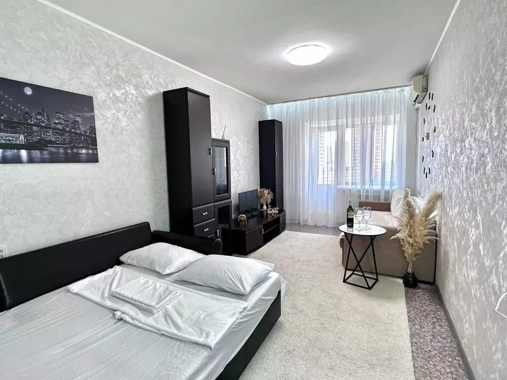 1-к кв. Волгоградская область, Волгоград ул. Дымченко, 18Б (54.0 м) - Фото 0