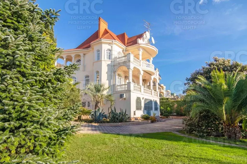 Дом в Краснодарский край, Сочи Курортный просп., 98/93 (600 м) - Фото 1