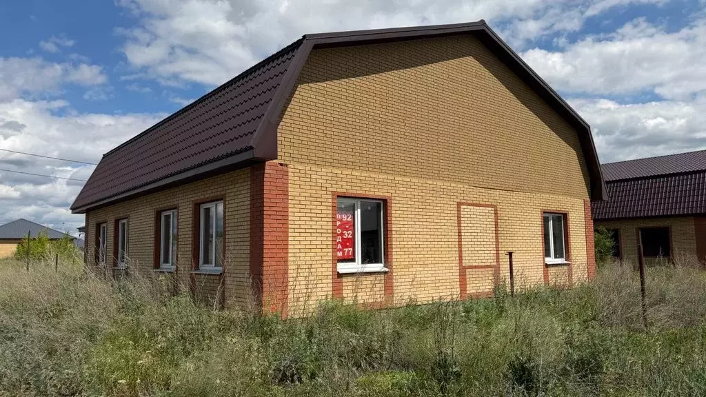 Таунхаус в Оренбургская область, Оренбургский район, с. Нежинка ул. ... - Фото 1