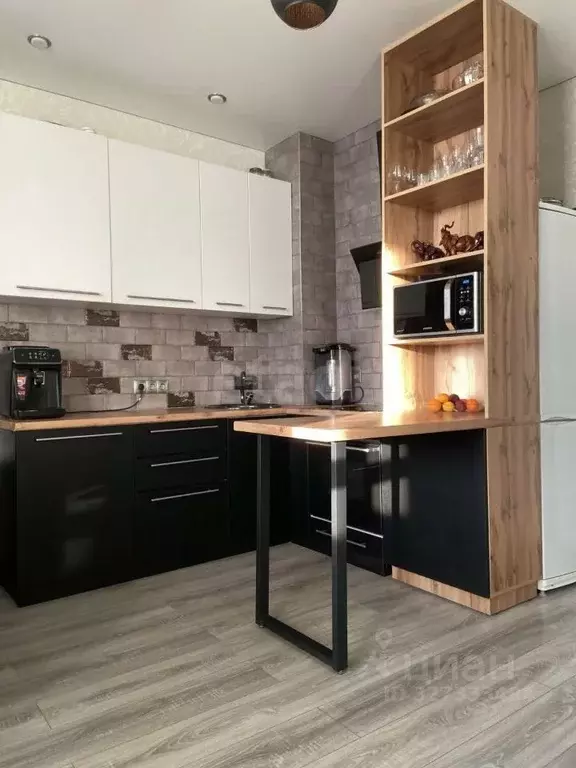 2-к кв. Тюменская область, Тюмень ул. 50 лет Октября, 75к1 (67.0 м) - Фото 1