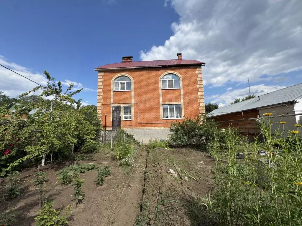 Дом в Оренбургская область, Оренбург Лобовская ул., 27 (301 м) - Фото 1