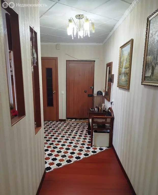 3-комнатная квартира: Каменск-Уральский, улица Суворова, 30 (62.6 м) - Фото 1
