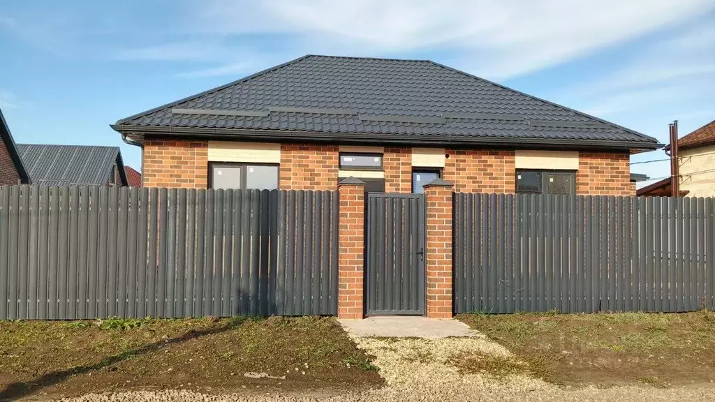 Дом в Краснодарский край, Краснодар пос. Российский, ул. Бисерная (82 ... - Фото 2