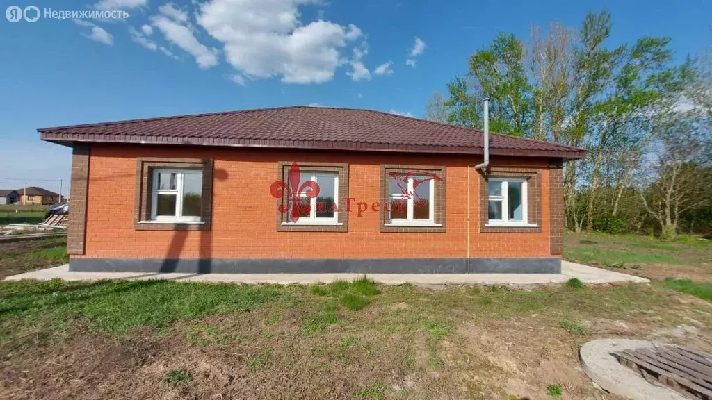 Дом в Белгородская область, рабочий посёлок Прохоровка, улица 60 лет ... - Фото 0