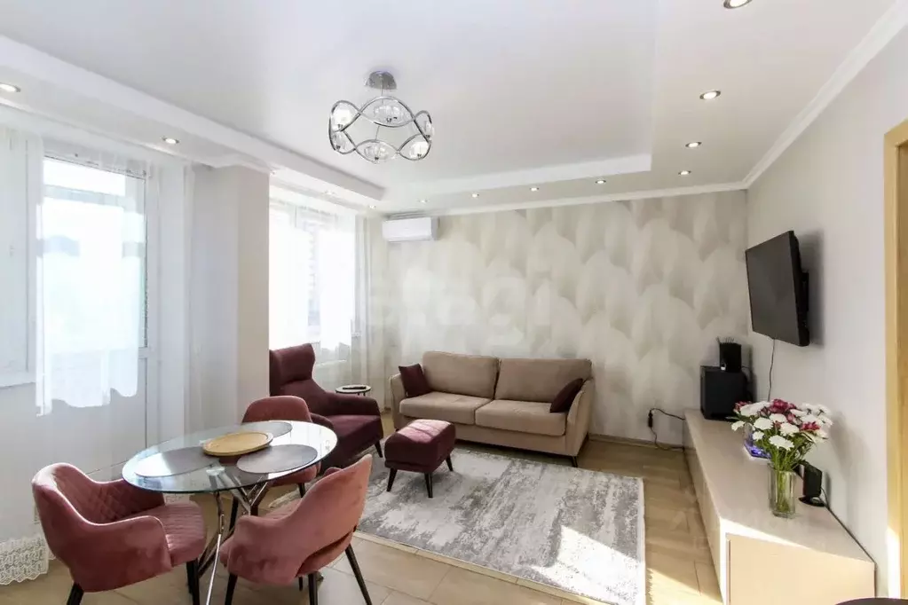 2-к кв. Тюменская область, Тюмень Заречный проезд, 39к2 (76.1 м) - Фото 1