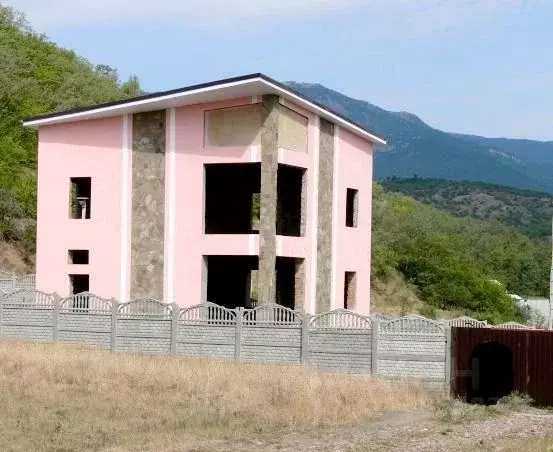 Дом в Крым, Алушта городской округ, с. Солнечногорское ул. Молодежная, ... - Фото 0