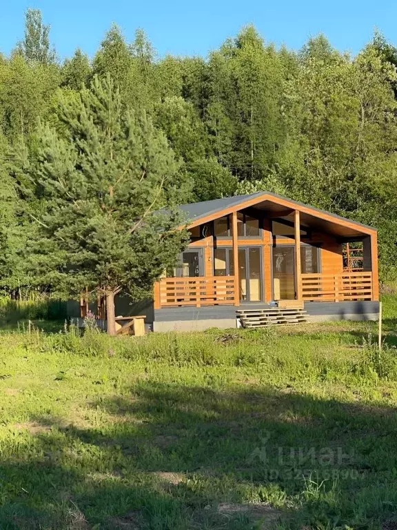 Дом в Ленинградская область, Лужский район, Заклинское с/пос, д. ... - Фото 1