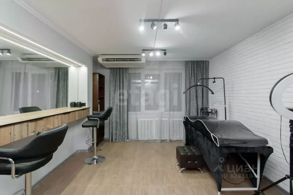 Помещение свободного назначения в Тюменская область, Тюмень Широтная ... - Фото 1