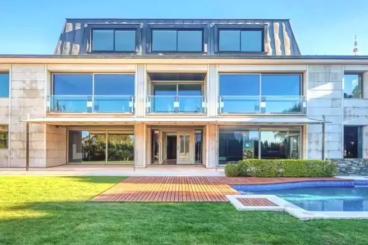 Дом в Краснодарский край, Сочи Адлер жилрайон, ул. 8 Марта (600 м) - Фото 1