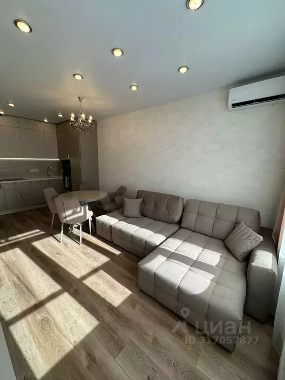 2-к кв. Москва ул. Авиаторов, 1 (42.0 м) - Фото 0