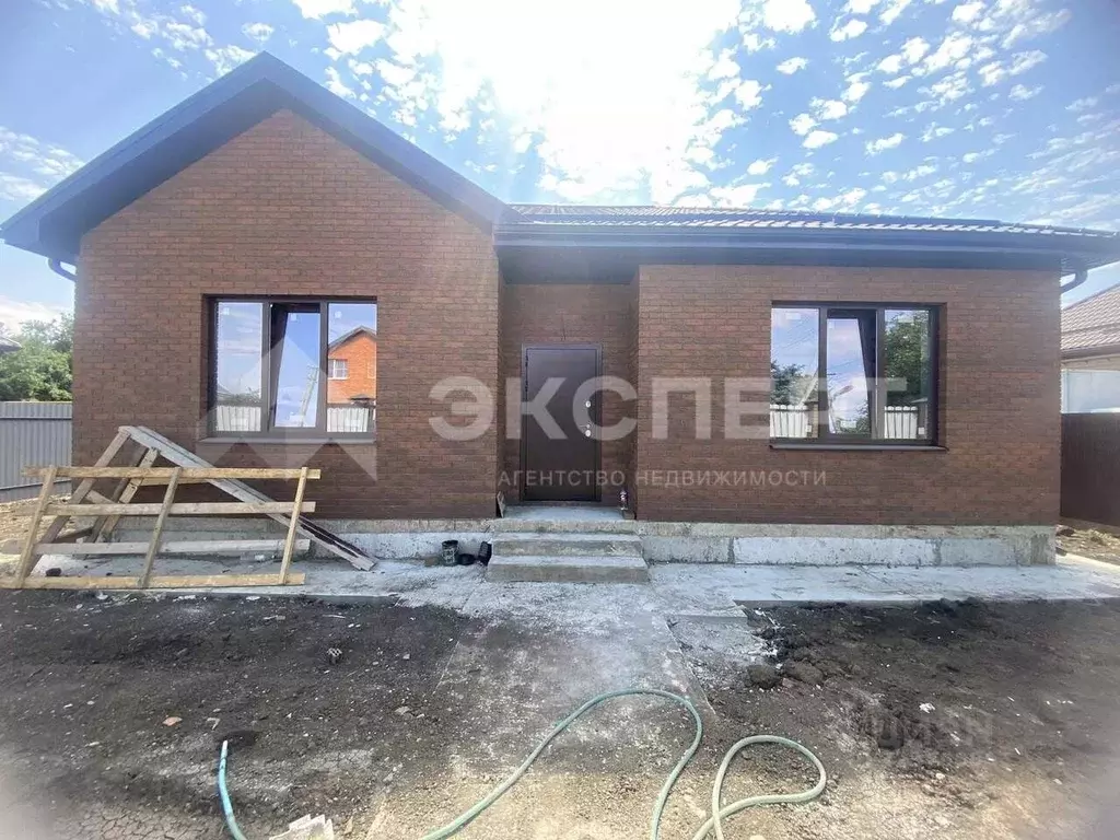 Дом в Краснодарский край, Динской район, Новотитаровская ст-ца ... - Фото 1