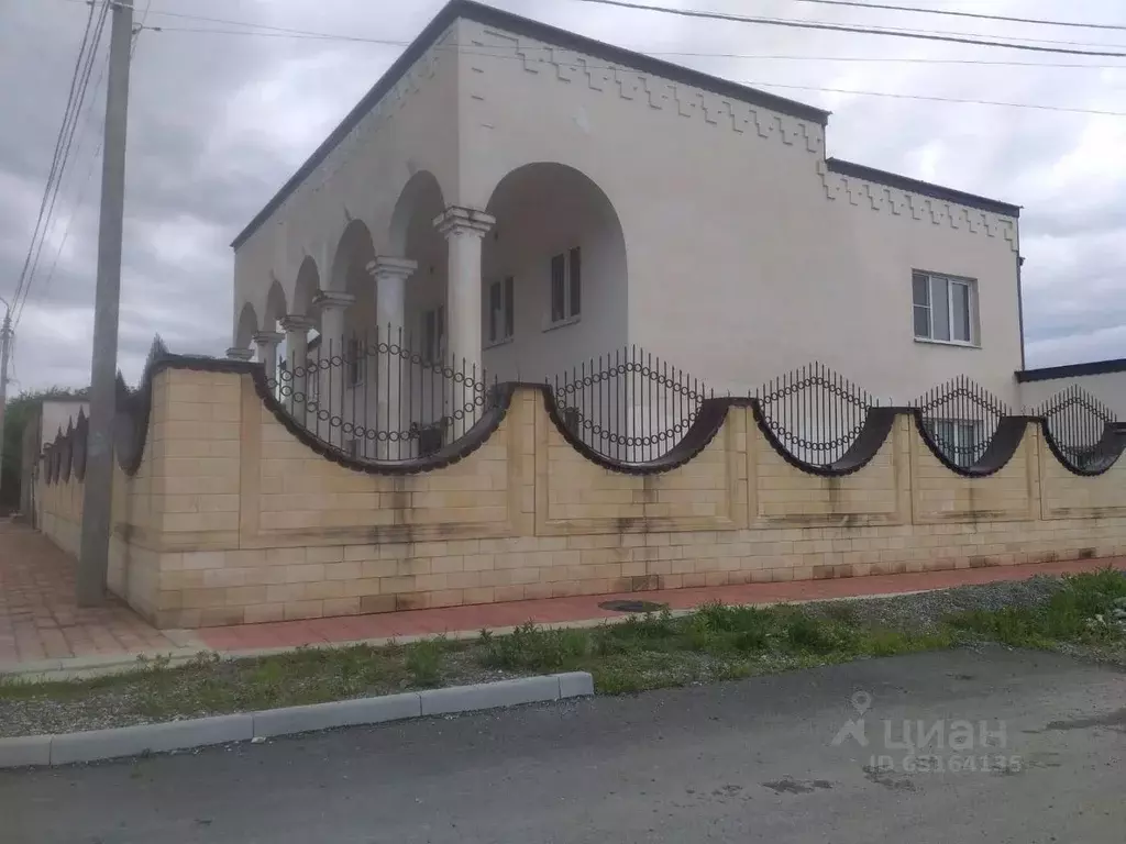 Дом в Северная Осетия, Алагир ул. Терешковой (12000 м) - Фото 0
