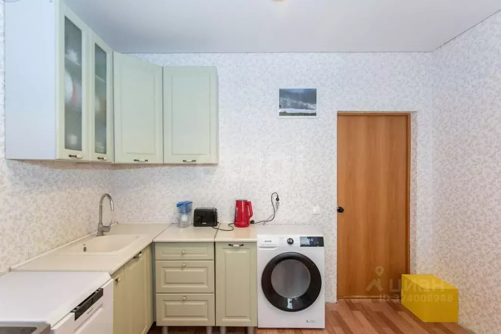 2-к кв. Тюменская область, Тобольск 3Б мкр, 6Бк1 (57.0 м) - Фото 1