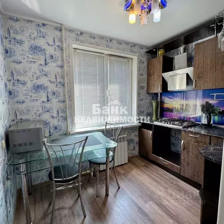 2-к кв. Саратовская область, Вольск ул. Фирстова, 20г (46.9 м) - Фото 1