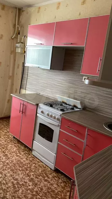 10 и более-к. квартира, 57 м, 1/10 эт. - Фото 0