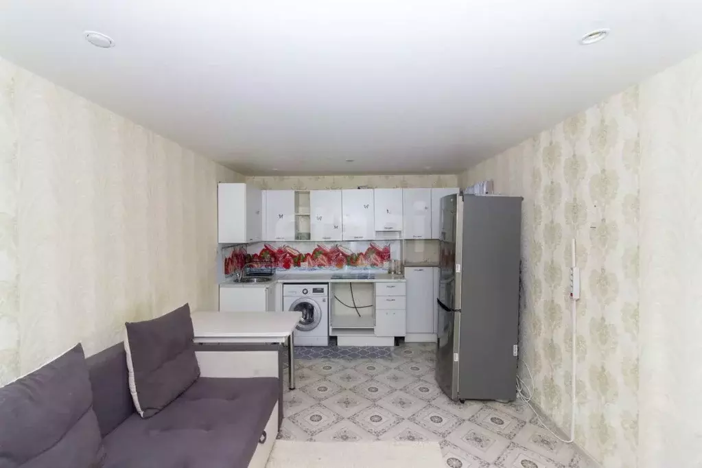 1-к кв. Тюменская область, Тюмень Волгоградская ул., 103 (31.9 м) - Фото 0