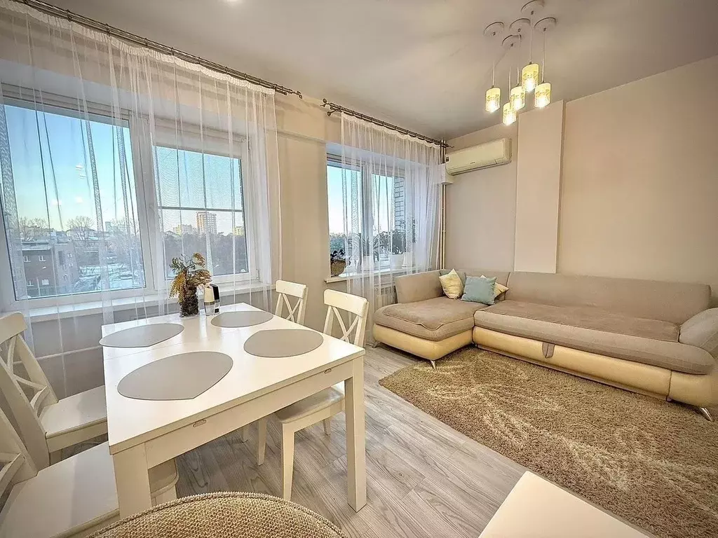 3-к кв. Иркутская область, Иркутск ул. Чернышевского, 6 (80.0 м) - Фото 0