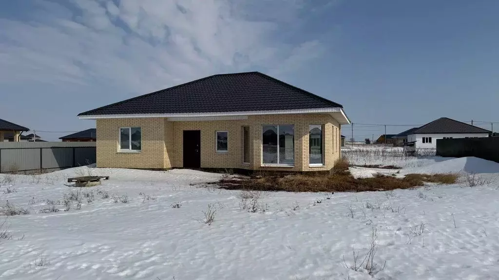 Дом в Самарская область, Ставропольский район, с. Ягодное ул. ... - Фото 1