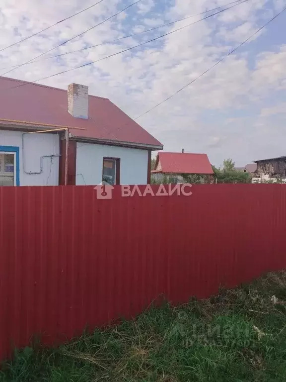 Дом в Башкортостан, Стерлитамакский район, Наумовский сельсовет, с. ... - Фото 1