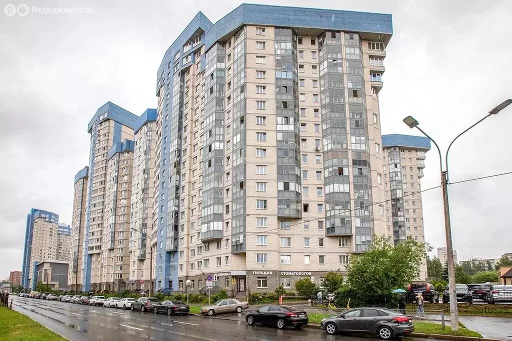 3-комнатная квартира: Санкт-Петербург, проспект Сизова, 21к2 (80 м) - Фото 0