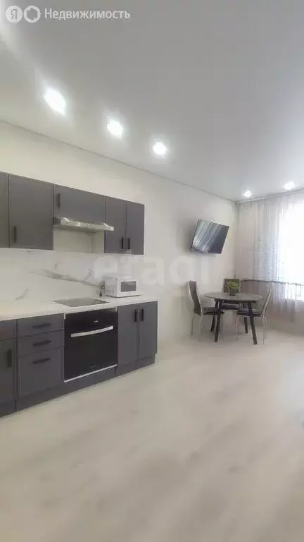 1-комнатная квартира: Тюмень, Комбинатская улица, 54к2 (45 м) - Фото 0