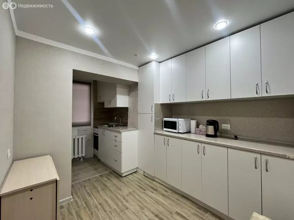 3-комнатная квартира: Нальчик, улица Идарова, 211 (52.6 м) - Фото 1