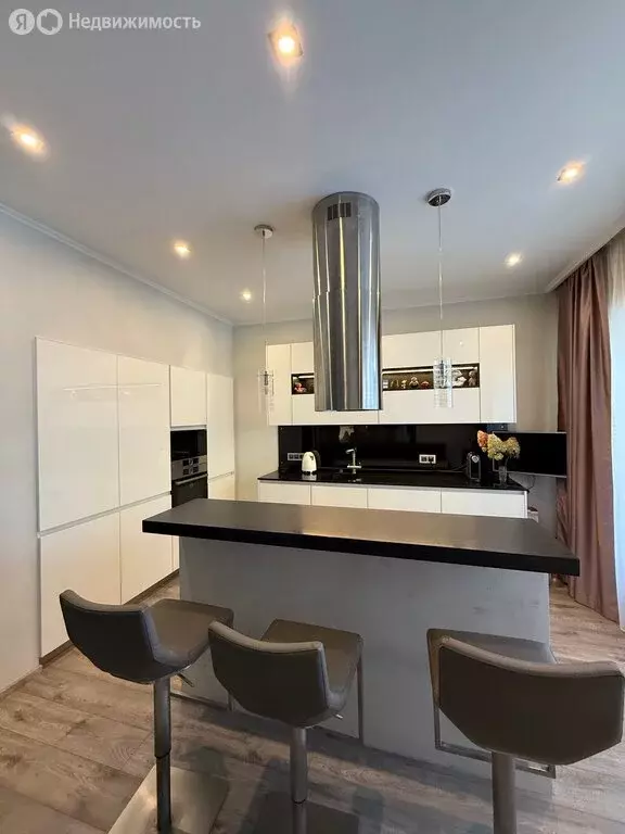 3-комнатная квартира: Санкт-Петербург, Петергофское шоссе, 53 (107 м) - Фото 1